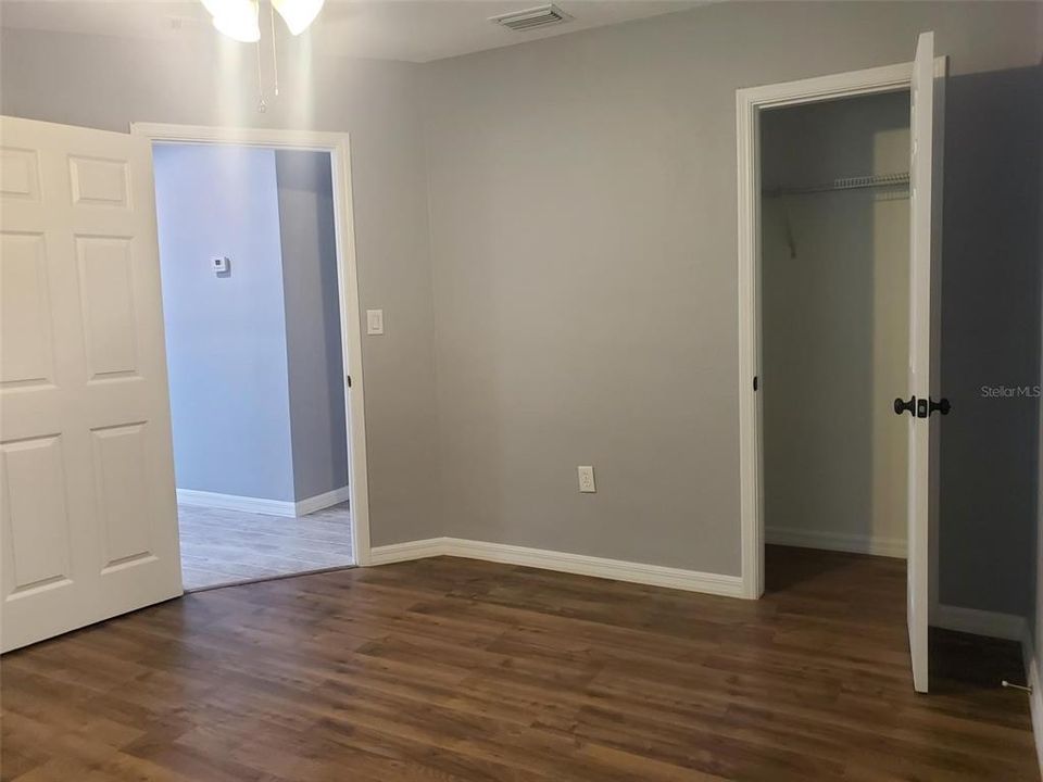 Recently Rented: $1,450 (2 beds, 1 baths, 896 Square Feet)