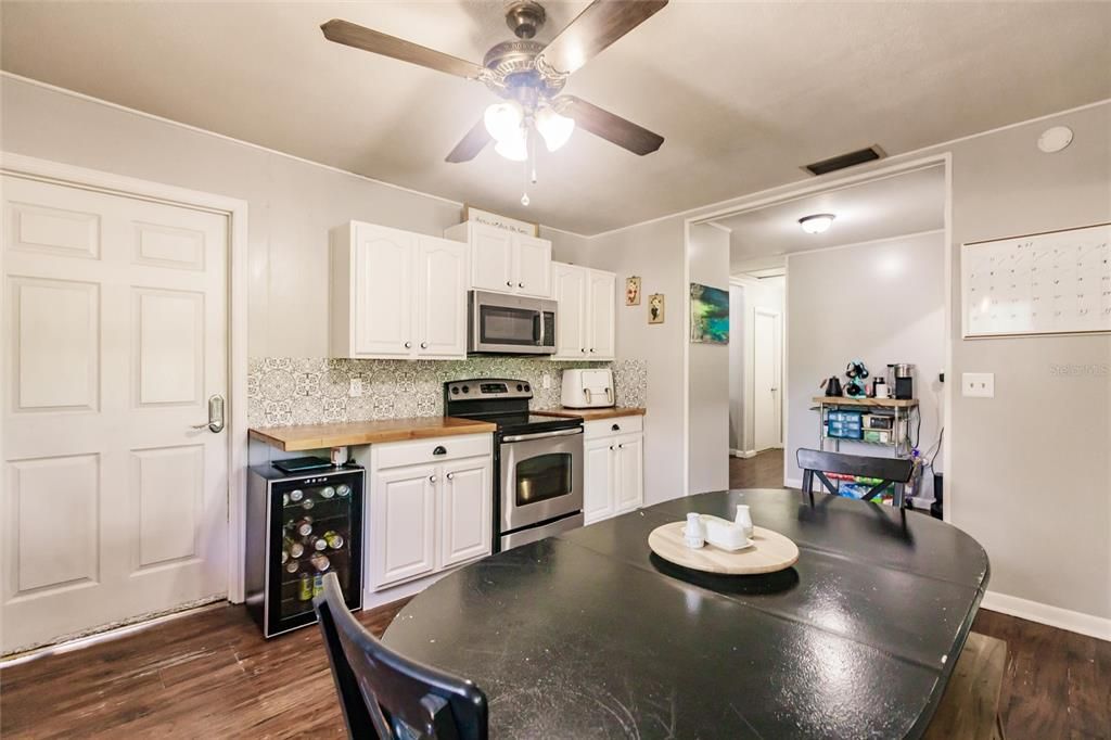Recently Sold: $228,000 (3 beds, 2 baths, 1119 Square Feet)