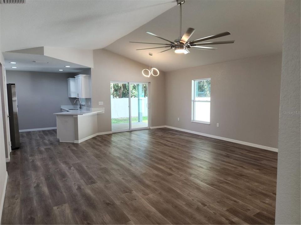 Recently Sold: $274,900 (3 beds, 2 baths, 1441 Square Feet)
