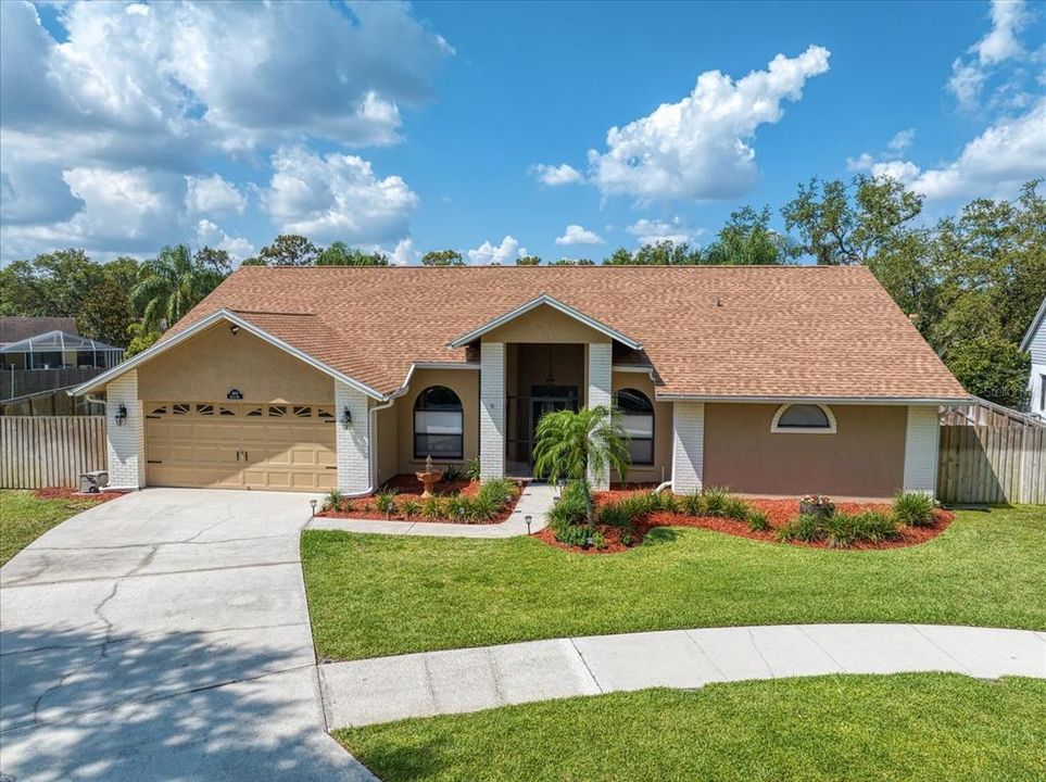 Curb appeal galore in this 4/2/2 pool home!