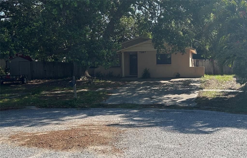 Recently Sold: $210,000 (3 beds, 1 baths, 1319 Square Feet)