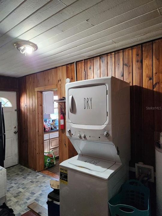 Vendido Recientemente: $85,000 (2 camas, 1 baños, 868 Pies cuadrados)