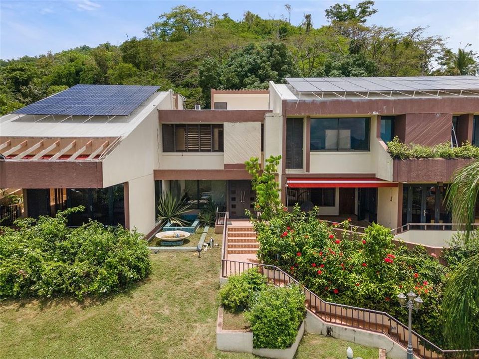 Vendido Recientemente: $650,000 (5 camas, 5 baños, 8500 Pies cuadrados)