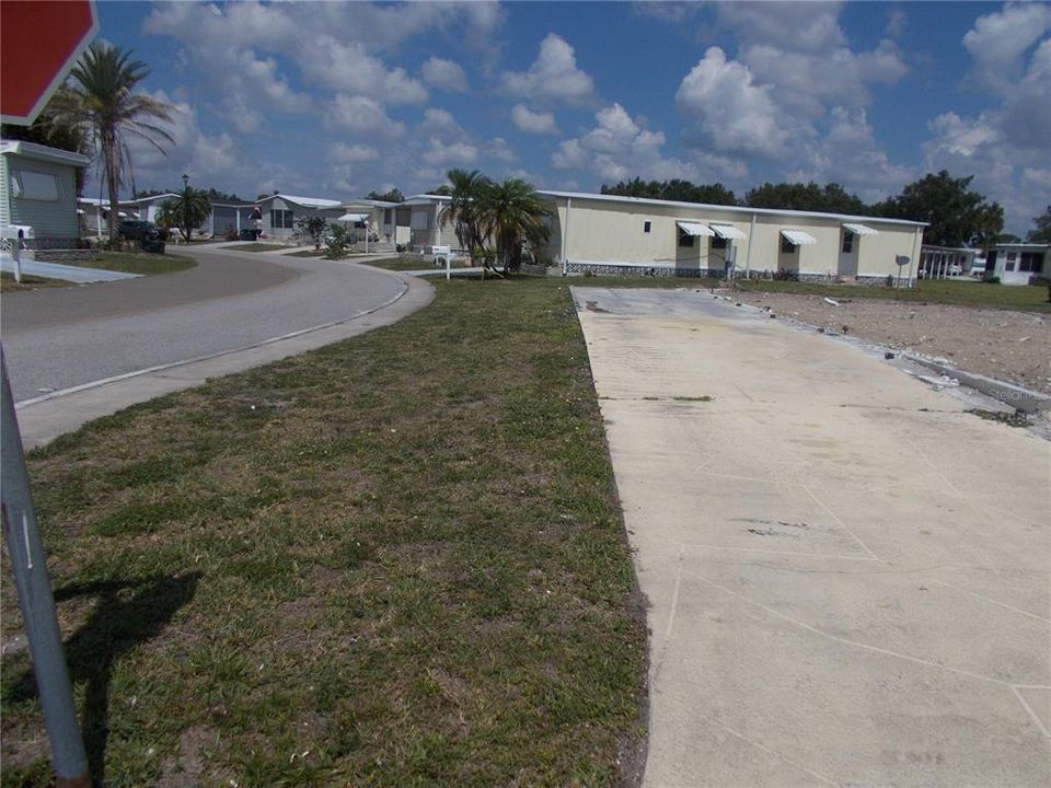 待售: $5,900 (0.12 acres)