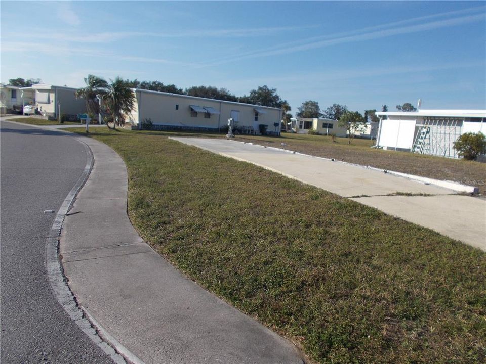 待售: $5,900 (0.12 acres)