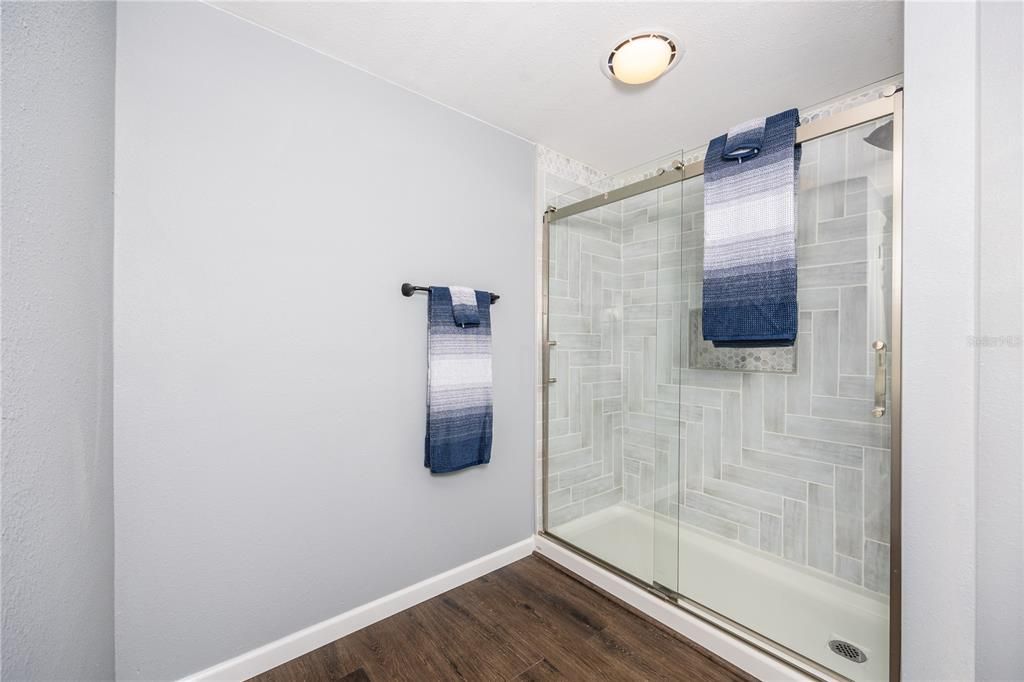 最近售出: $205,000 (3 贝兹, 2 浴室, 1566 平方英尺)