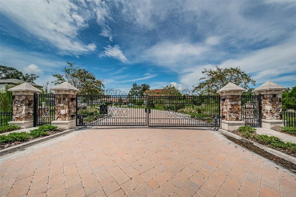 Recently Sold: $1,430,000 (5 beds, 3 baths, 3203 Square Feet)