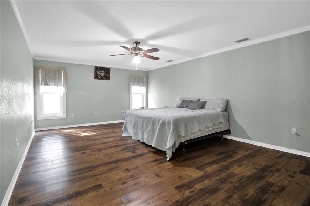 FIRST FLOOR MASTER BEDROOM (oversized)