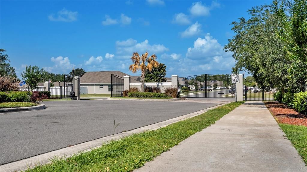 Recently Sold: $300,000 (3 beds, 2 baths, 1462 Square Feet)
