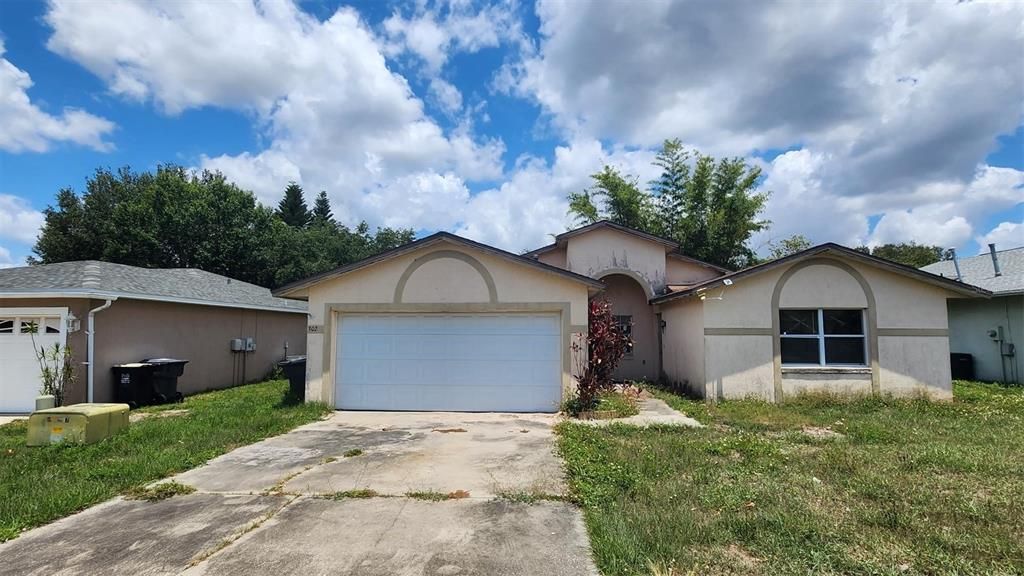 Recently Sold: $215,000 (3 beds, 2 baths, 1366 Square Feet)