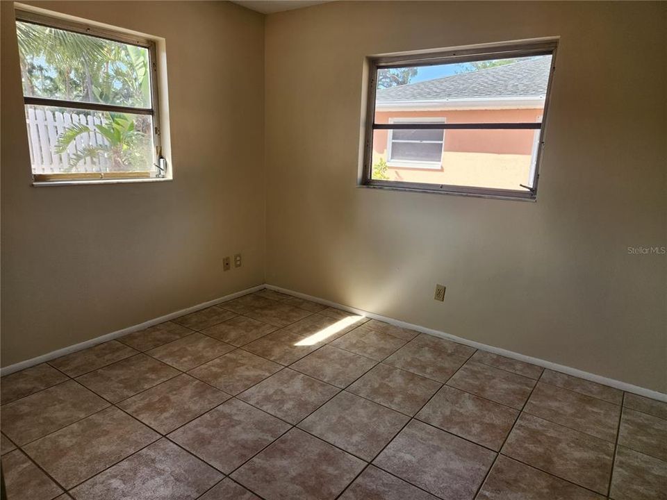 Recently Rented: $1,250 (2 beds, 1 baths, 850 Square Feet)