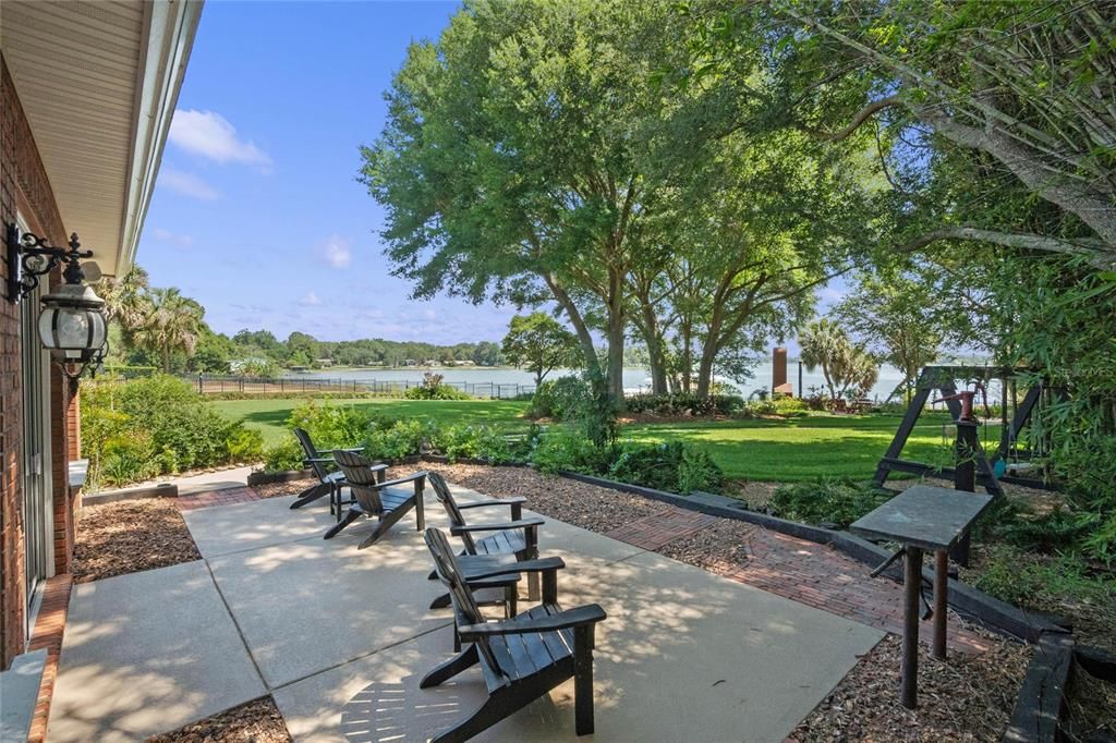 Recently Sold: $2,799,999 (4 beds, 4 baths, 5037 Square Feet)