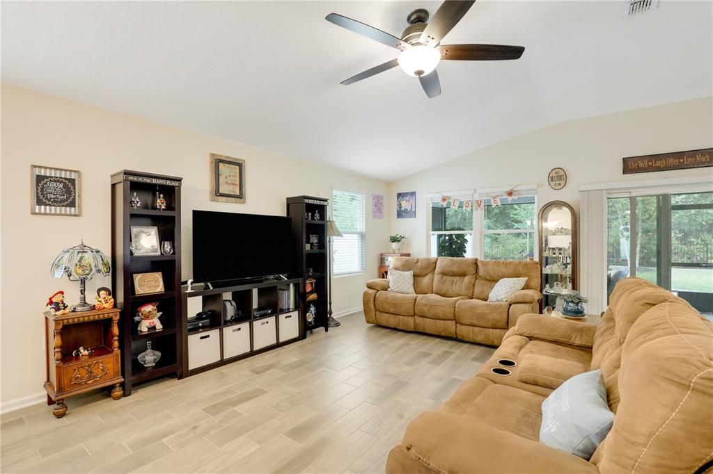 Recently Sold: $389,000 (3 beds, 2 baths, 1799 Square Feet)