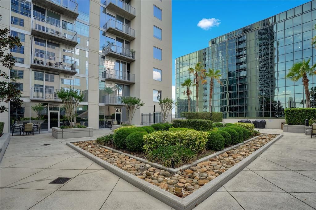 Recently Sold: $425,900 (2 beds, 2 baths, 1261 Square Feet)