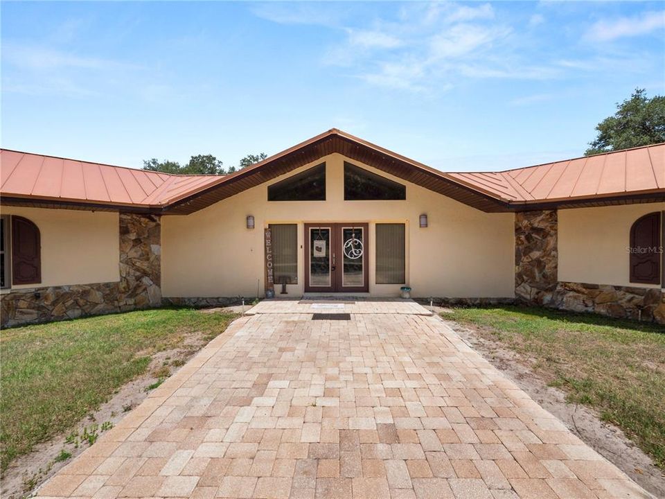 Recently Sold: $1,000,000 (5 beds, 3 baths, 4140 Square Feet)