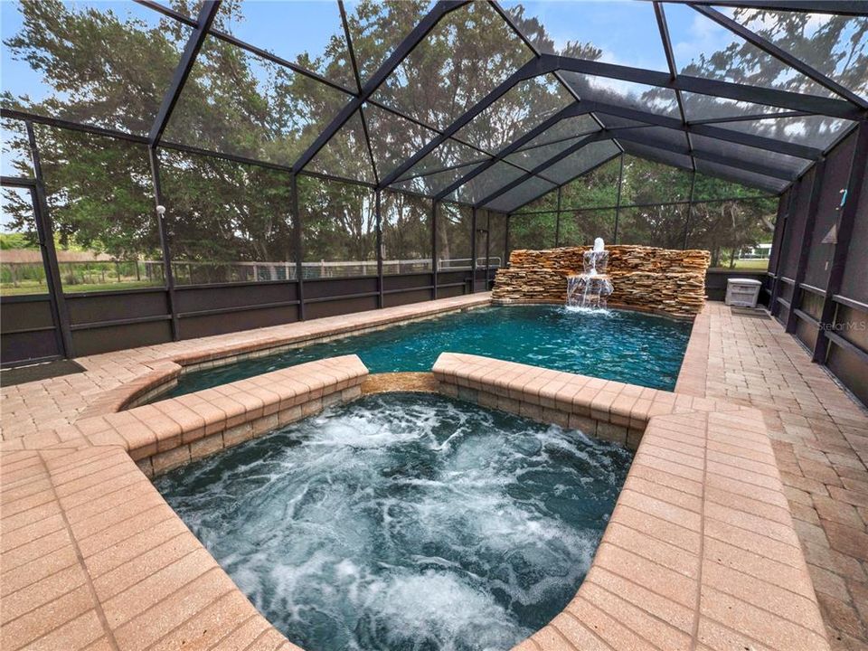 Recently Sold: $1,000,000 (5 beds, 3 baths, 4140 Square Feet)