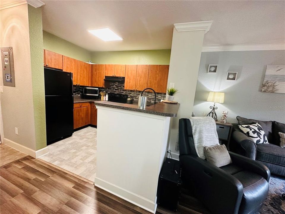 Recently Sold: $219,900 (1 beds, 1 baths, 685 Square Feet)