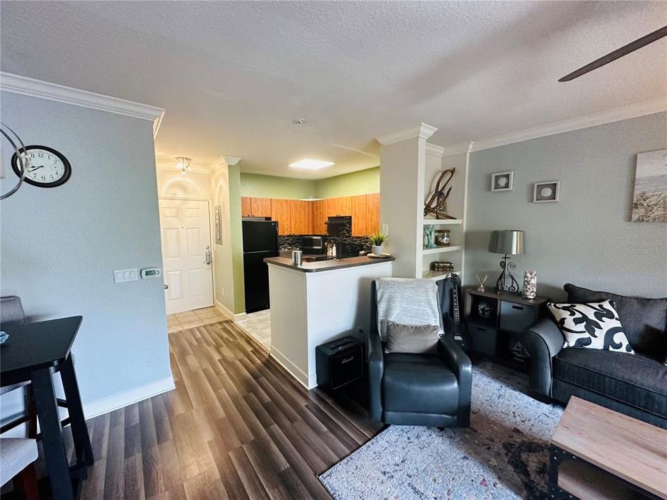 Recently Sold: $219,900 (1 beds, 1 baths, 685 Square Feet)