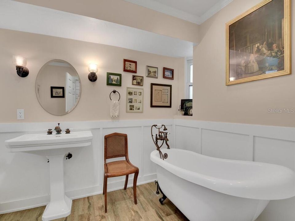 最近售出: $719,000 (2 贝兹, 2 浴室, 1150 平方英尺)