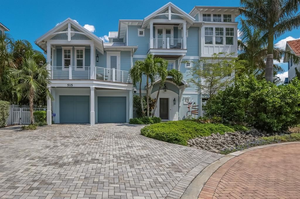 Recently Sold: $5,500,000 (4 beds, 4 baths, 3007 Square Feet)