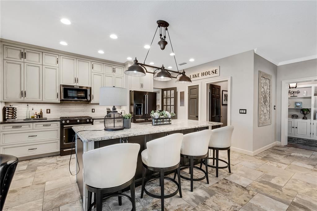 Recently Sold: $750,000 (4 beds, 3 baths, 3079 Square Feet)