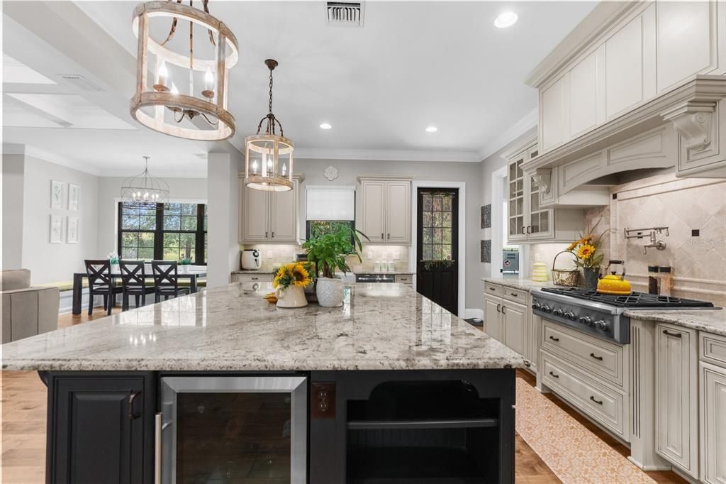 Recently Sold: $2,199,000 (5 beds, 4 baths, 4827 Square Feet)
