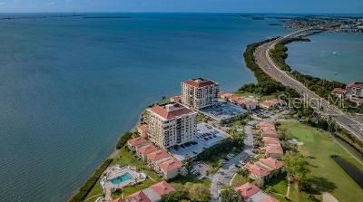 Recently Sold: $695,000 (2 beds, 2 baths, 1250 Square Feet)