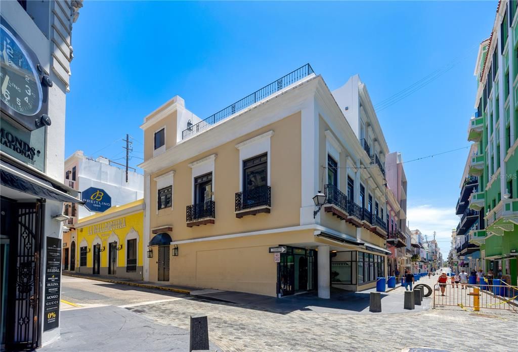 Vendido Recientemente: $2,735,000 (10 camas, 7 baños, 5253 Pies cuadrados)