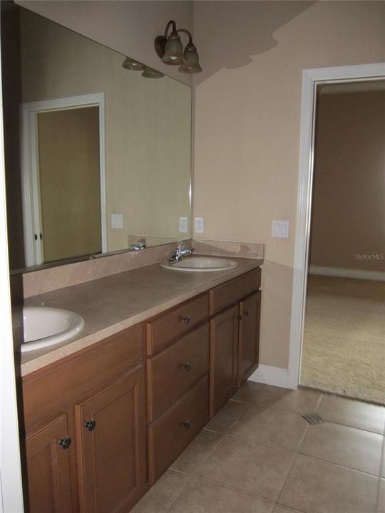 Недавно арендовано: $1,600 (2 спален, 2 ванн, 1093 Квадратных фут)