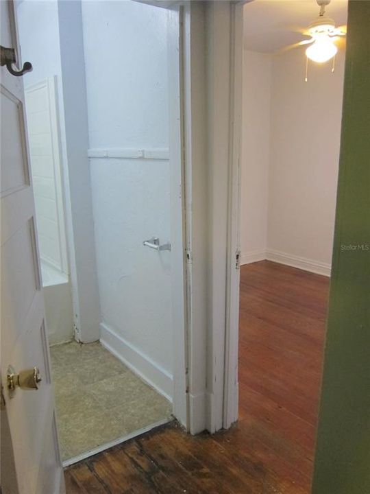 Recently Rented: $925 (3 beds, 1 baths, 864 Square Feet)
