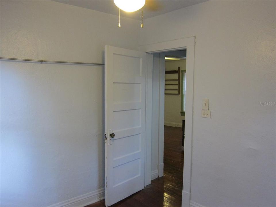Recently Rented: $925 (3 beds, 1 baths, 864 Square Feet)