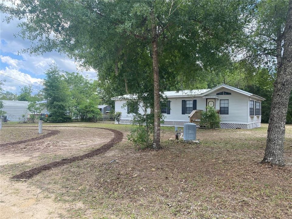 Recently Sold: $164,500 (3 beds, 2 baths, 1196 Square Feet)