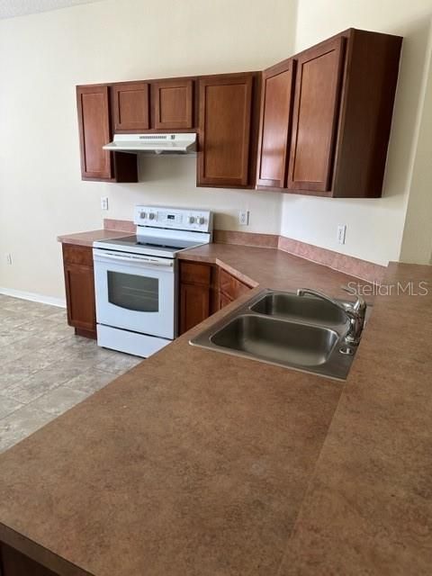 Recently Rented: $1,750 (3 beds, 2 baths, 1846 Square Feet)