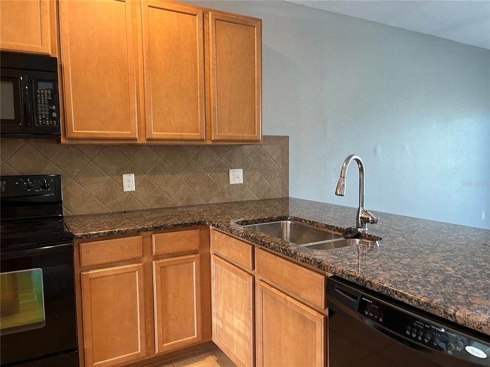 Recently Rented: $1,700 (2 beds, 2 baths, 1335 Square Feet)
