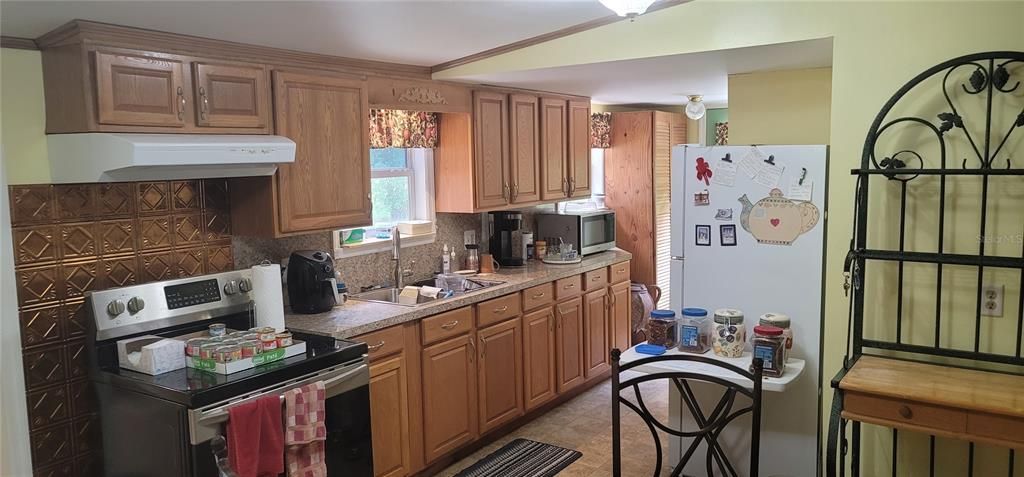 For Sale: $179,900 (2 beds, 2 baths, 1152 Square Feet)