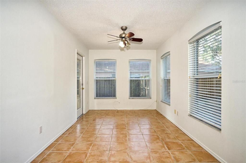 Recently Sold: $384,000 (3 beds, 2 baths, 1733 Square Feet)