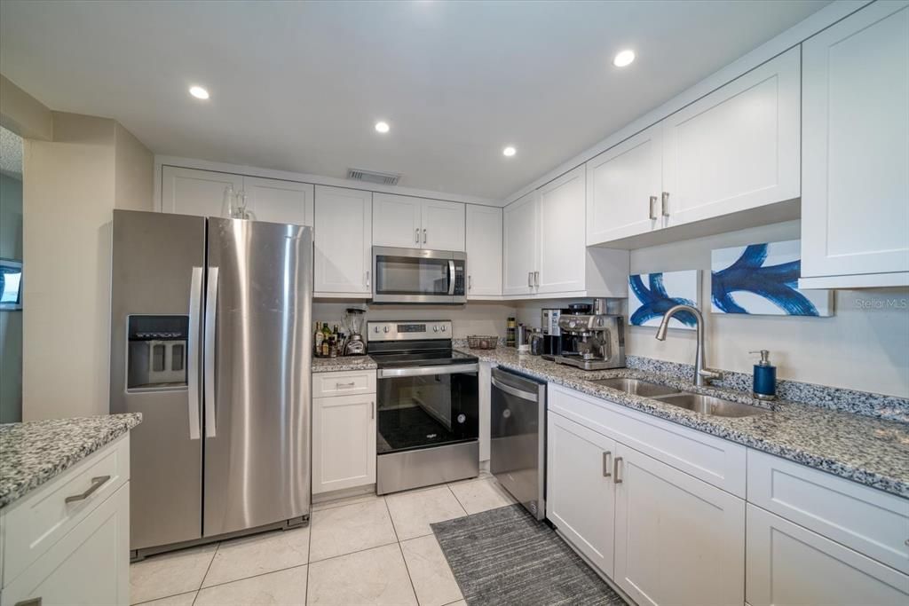 Recently Sold: $649,000 (2 beds, 2 baths, 1500 Square Feet)