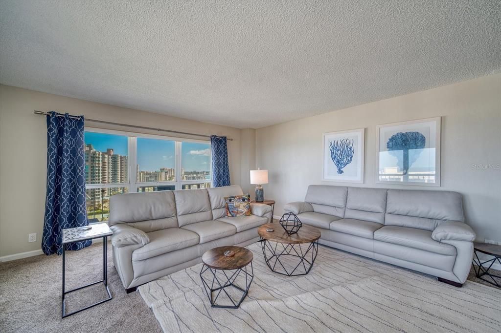 Recently Sold: $649,000 (2 beds, 2 baths, 1500 Square Feet)