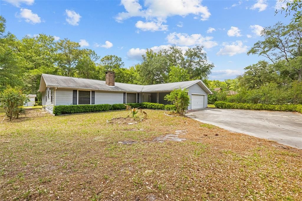 Recently Sold: $285,000 (3 beds, 2 baths, 2304 Square Feet)