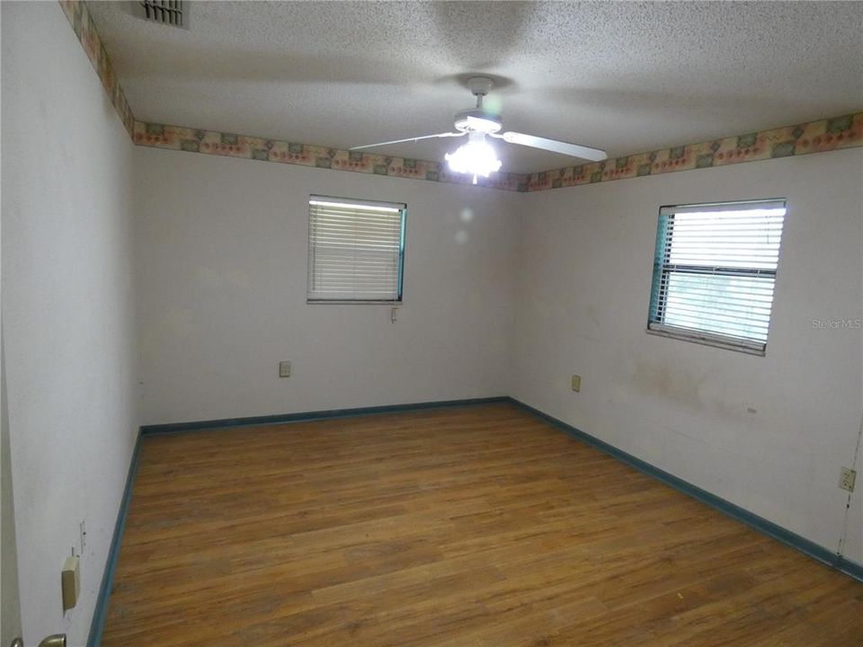 Recently Sold: $169,000 (2 beds, 1 baths, 1506 Square Feet)