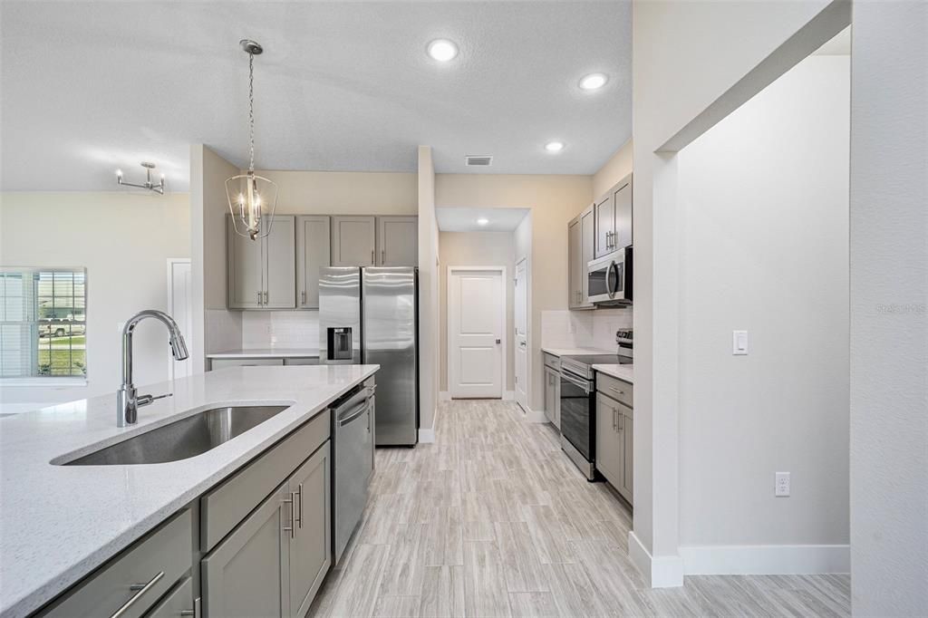 Recently Sold: $349,000 (3 beds, 2 baths, 1721 Square Feet)