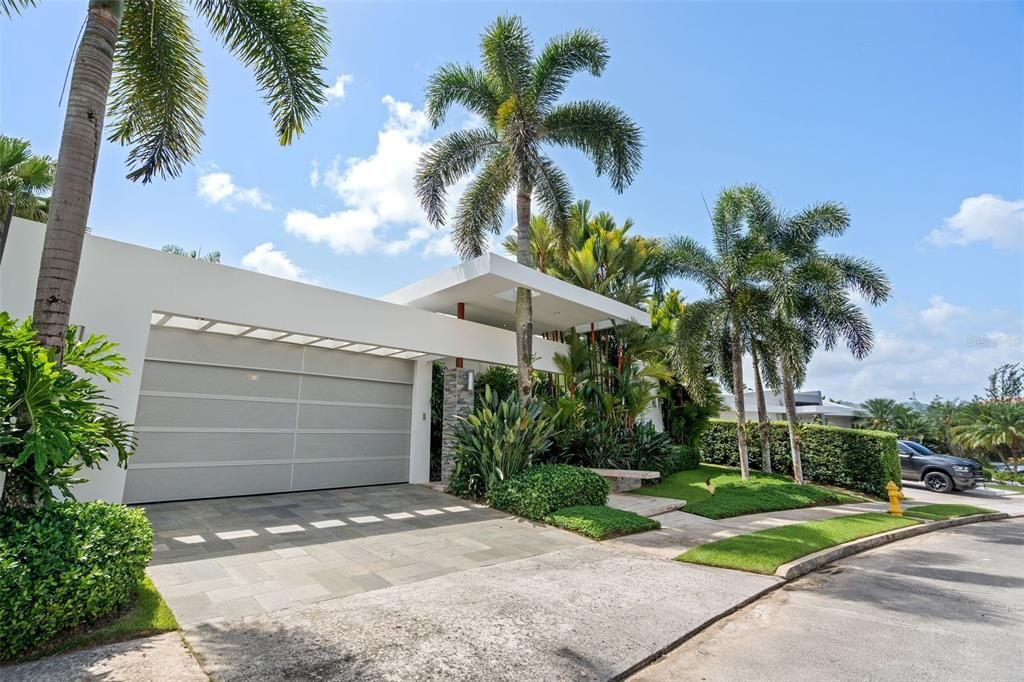 Recently Sold: $2,500,000 (4 beds, 4 baths, 4200 Square Feet)