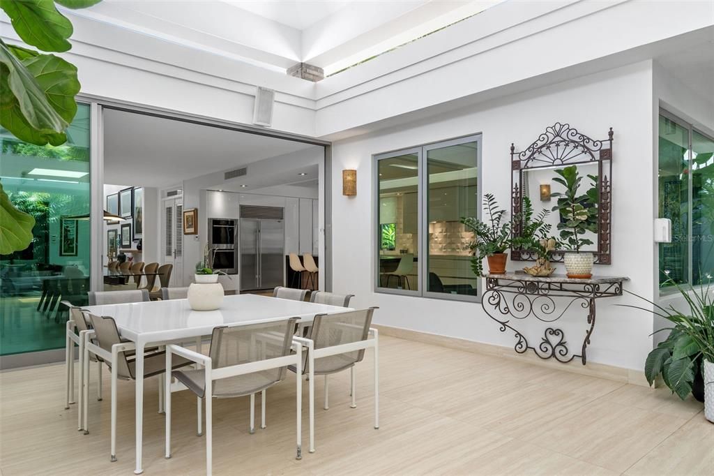 Recently Sold: $2,500,000 (4 beds, 4 baths, 4200 Square Feet)