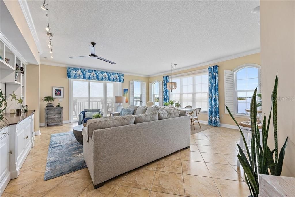 Recently Sold: $1,099,000 (3 beds, 3 baths, 2140 Square Feet)