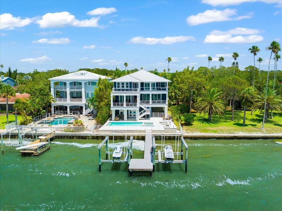 Recently Sold: $5,500,000 (6 beds, 5 baths, 5833 Square Feet)