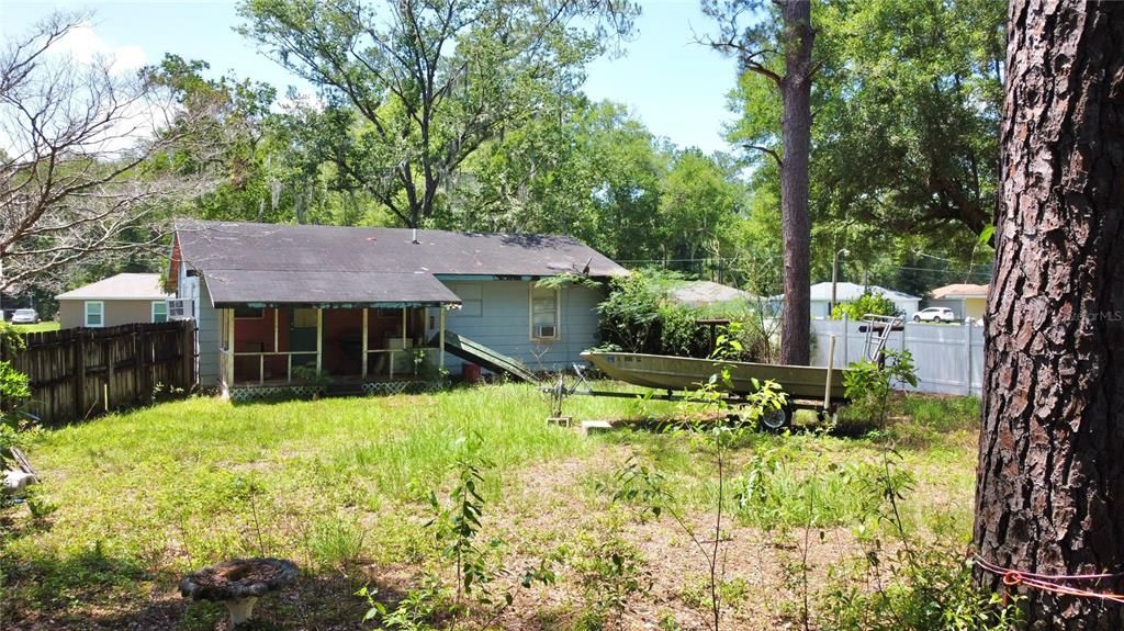 Recently Sold: $94,900 (3 beds, 1 baths, 912 Square Feet)