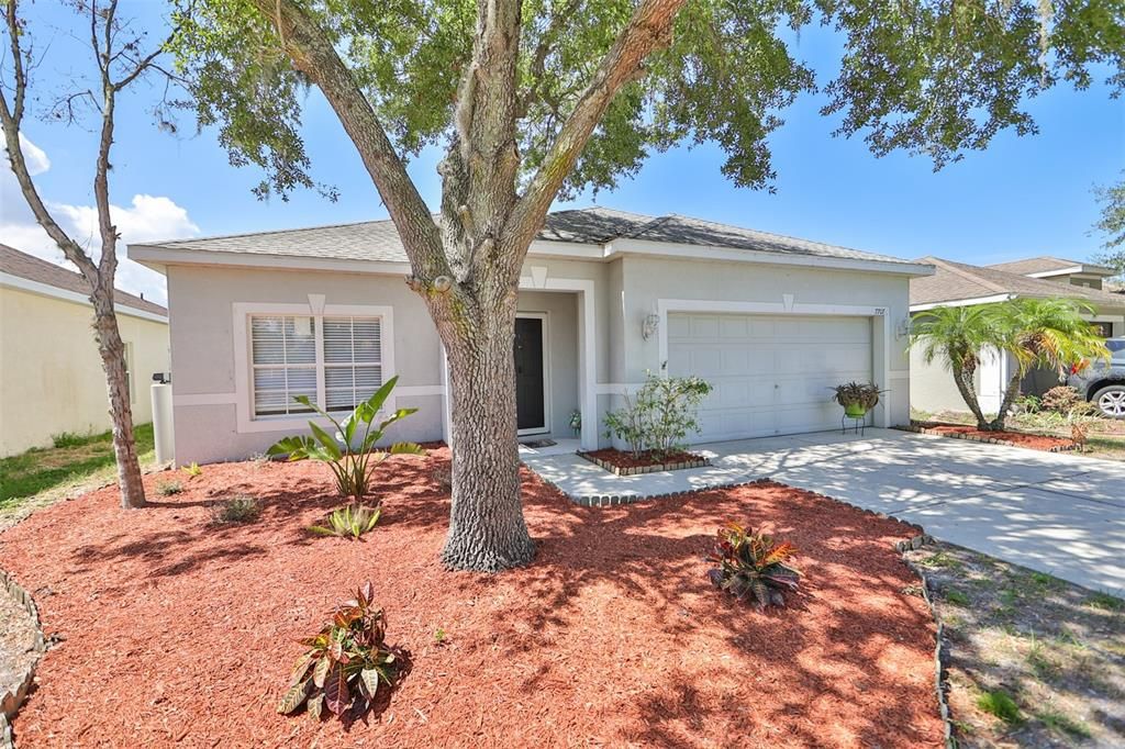 Recently Sold: $350,000 (3 beds, 2 baths, 1840 Square Feet)