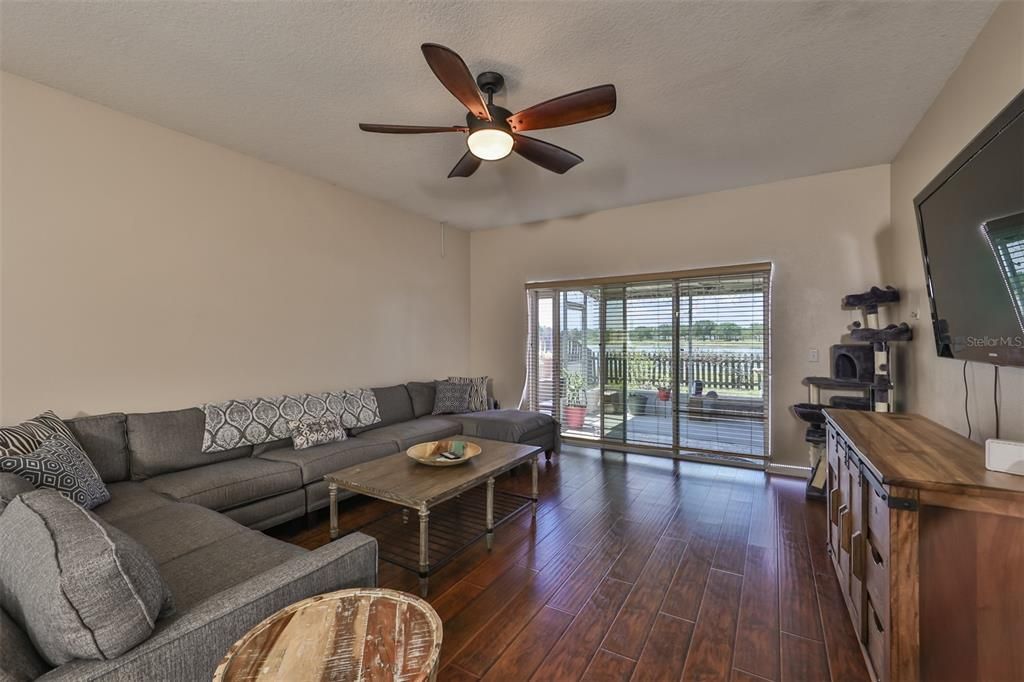 Recently Sold: $350,000 (3 beds, 2 baths, 1840 Square Feet)
