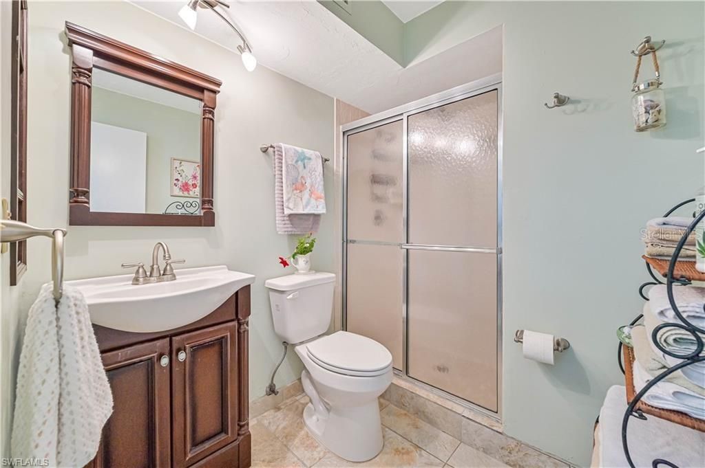 Recently Sold: $310,000 (2 beds, 2 baths, 1134 Square Feet)