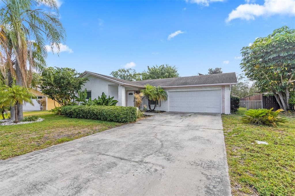 Recently Sold: $395,000 (3 beds, 2 baths, 1297 Square Feet)